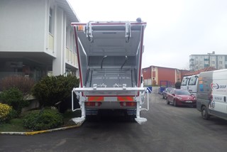 Garbage Compactor Rear Gate can help to lift standart garbage container