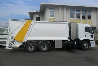 Container Washing System with Garbage Compactor Ford Cargo 25.26