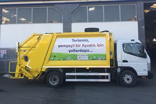 Refuse collection truck Fuso b75
