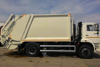 Kamaz Rear Loader with Skip Loader Arm