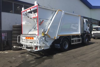 Rear Loader RCV with Container Washing System